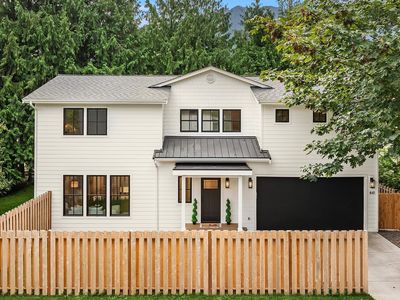 441 SE Alder Dr