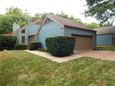306 Lakeside Dr
