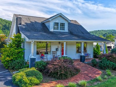 812 E Main St