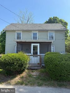 215 1st St