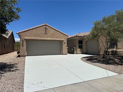 5728 Flying Birdie Ave