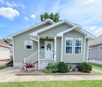 109 W College St
