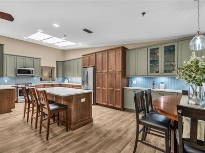 2350 Harbour Oaks Dr