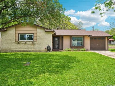 915 HORSESHOE TRL
