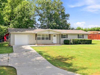 1353 Trentham Cir