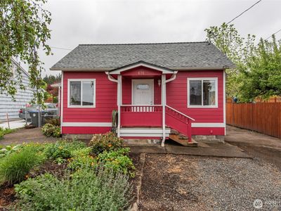 616 E Lopez Avenue