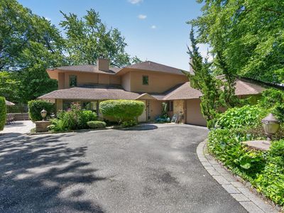 12 Locust Lane