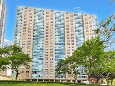 3180 N Lake Shore Dr APT 4G