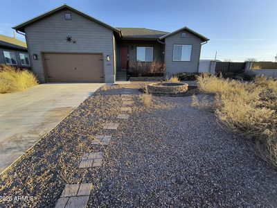 1091 W IONE Lane