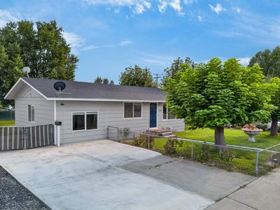 736 W Leola St