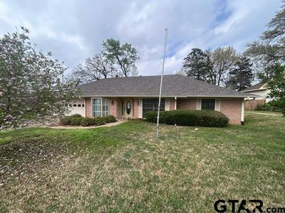 1608 Yosemite Dr