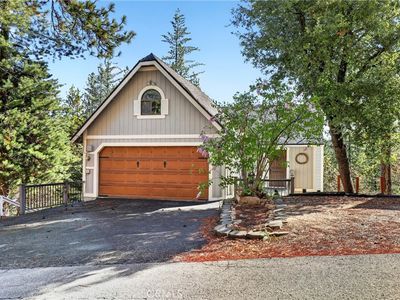 Property at 625 San Benito Ln, Lake Arrowhead, CA