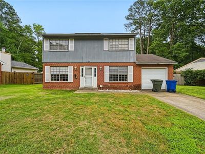 724 Roslyn Rd