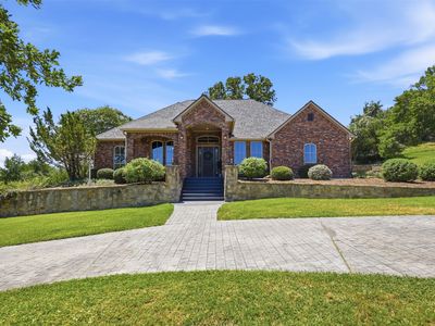 2010 Woodland Hills Ln