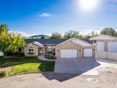 1697 W 2450 N