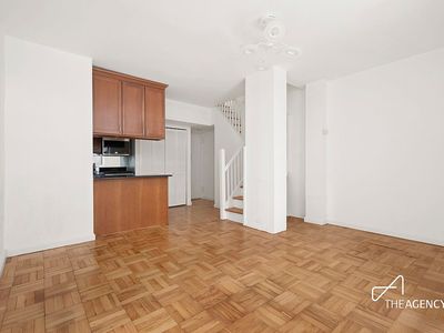 425 E 78th St APT 1B