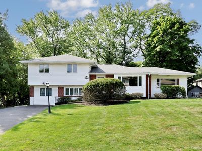 10 Briarcliff Drive