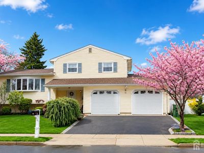 10 Tyroler Ct