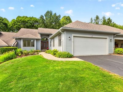 37 Woodcliff Ter