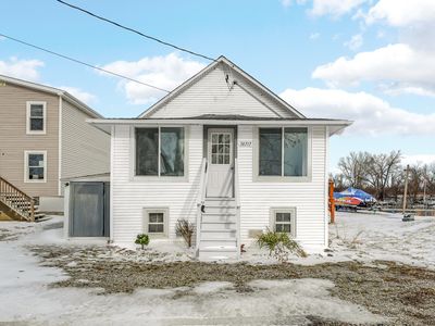 Property at 38717 N Lake St, Antioch, IL