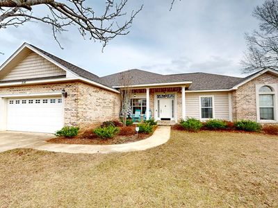 Property at 216 Glen Oaks Dr, Dothan, AL