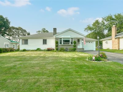 75 Silverdale Dr