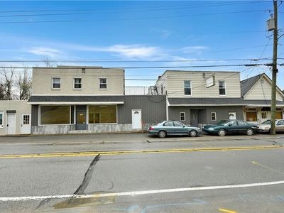 6535-6537 Library Rd