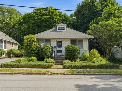 7 Bay State Blvd