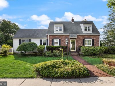 41 E Crystal Lake Ave