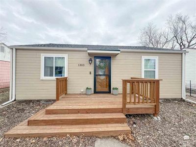 1303 N Eisenhower Dr