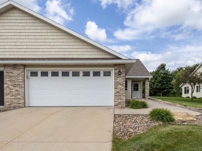 2590 Hawk Ridge Ct SE