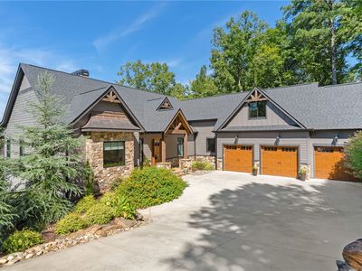 551 Leaning Pine Trl