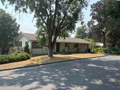 405 NW Dack Ct