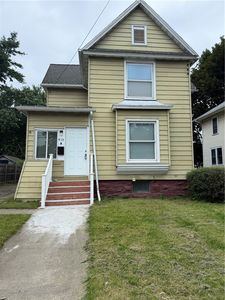 413 E Washington Ave