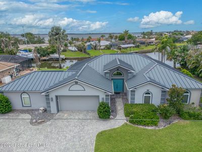 2318 N Riverside Dr