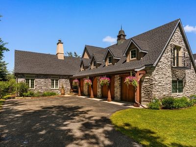 11 Kean Dr