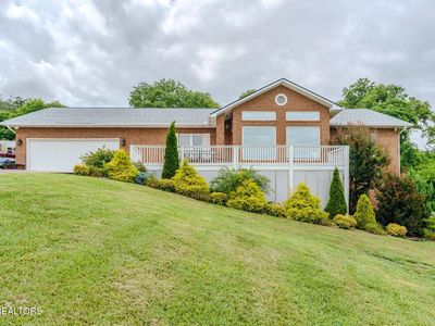 940 Hilltop Ln