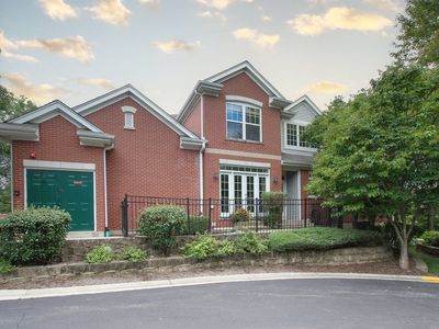44 Lakebreeze Ct