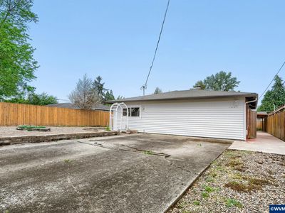 1313 Shady Ln NE