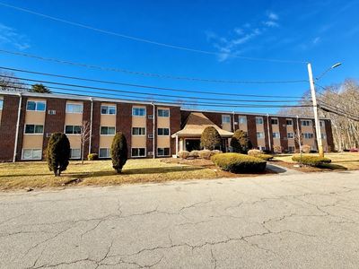 15 Willis St APT 4