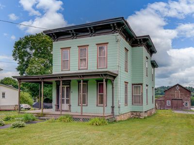 99 W Grand Street