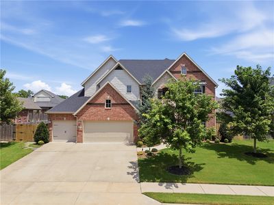 1570 Glastonbury Dr