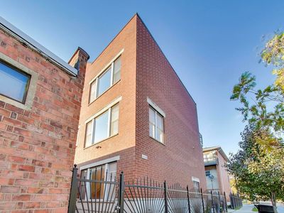 6168 N Ravenswood Ave UNIT A