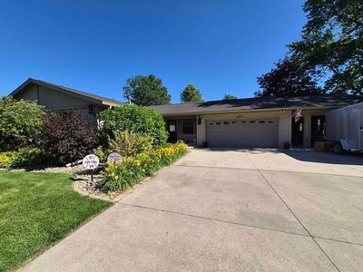 455 E Woodview Dr