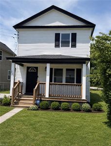 215 Oak St