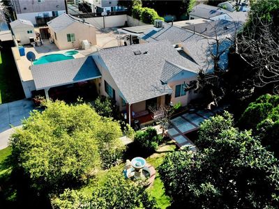 5654 Stansbury Ave
