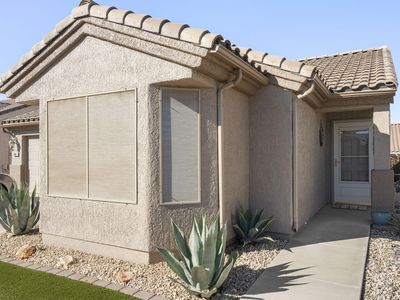 1684 W Desert Rose Dr