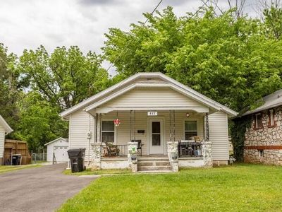 427 W Minota Street