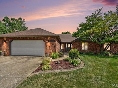 220 Lake Stratford Dr