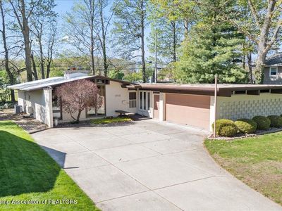 2705 Woodview Dr